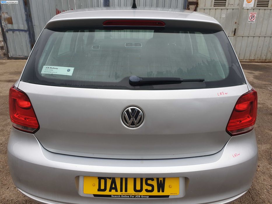 Haion Hayon Capota Portbagaj Dezechipat cu Luneta Geam Sticla Volkswagen Polo 6R 2009 - 2017 Culoare LA7W [K0929]