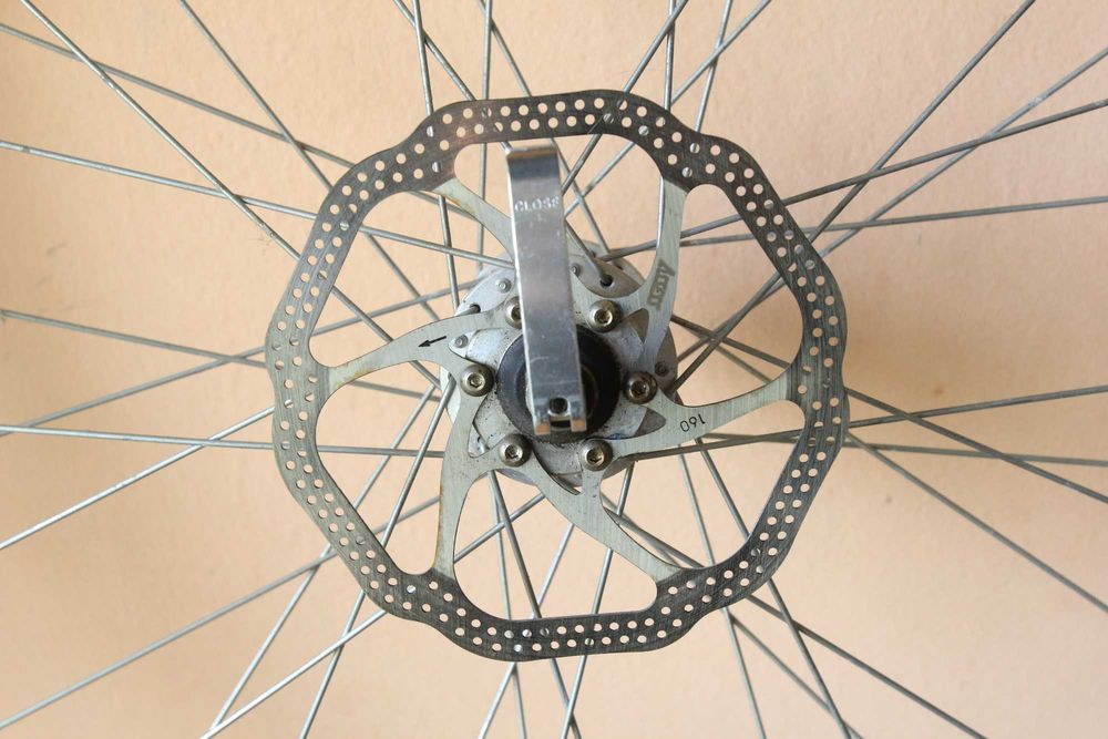 Капла за велосипед, 28", алуминиева, предна с диск.