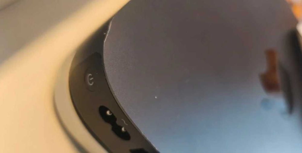 Apple Mini Mac 2018 + stand hub Satechi + magic mouse