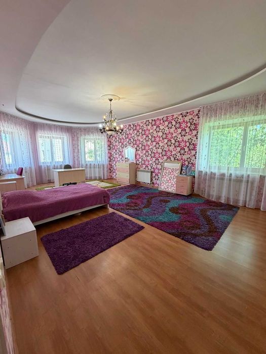Продаётся 3-х уровневый дом, в микрорайоне Самал.