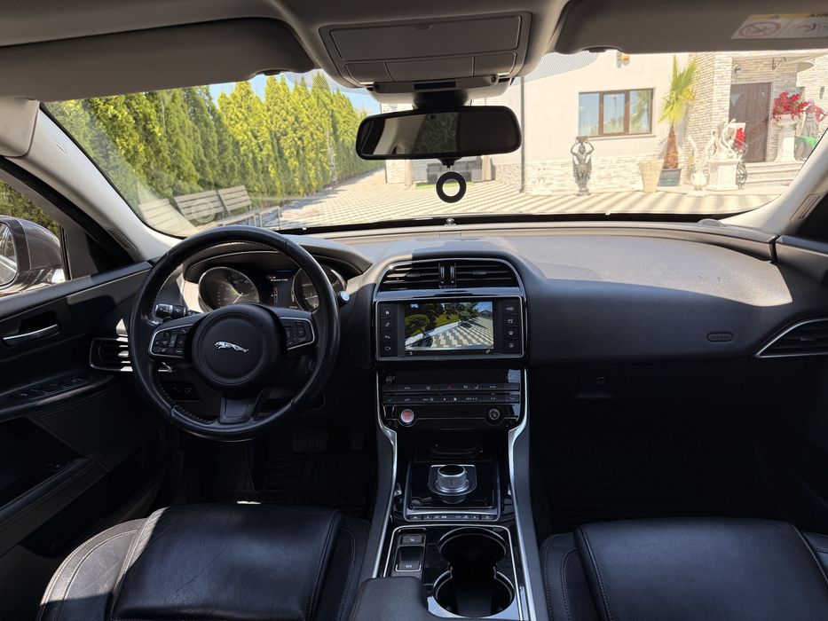 Vand Jaguar XE 2.0 D 164cp 2016 IMPECABIL!167.000km