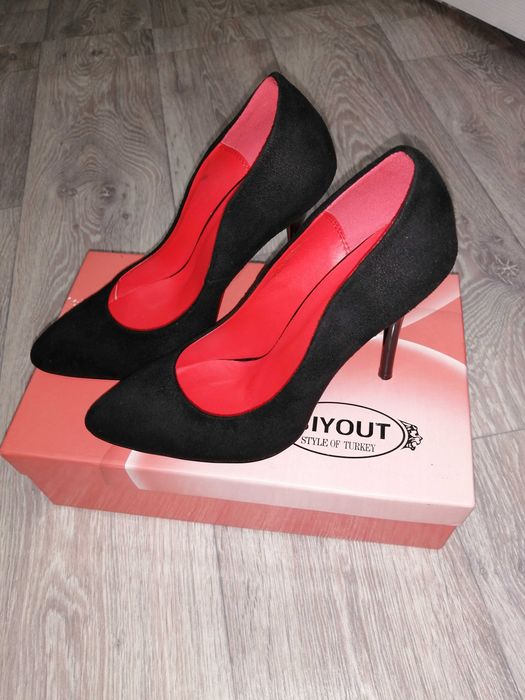 Продам новые туфли