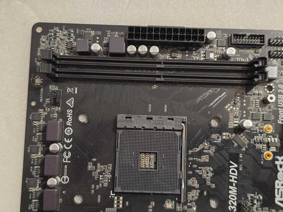 Placa de baza ASRock A320M-HDV, Socket AM4, DDR4, PCI-E - poze reale