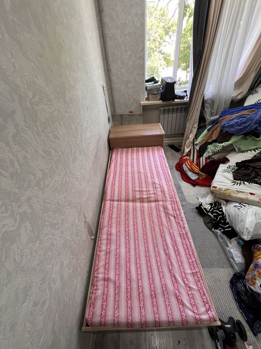 Продам деревянную кровать