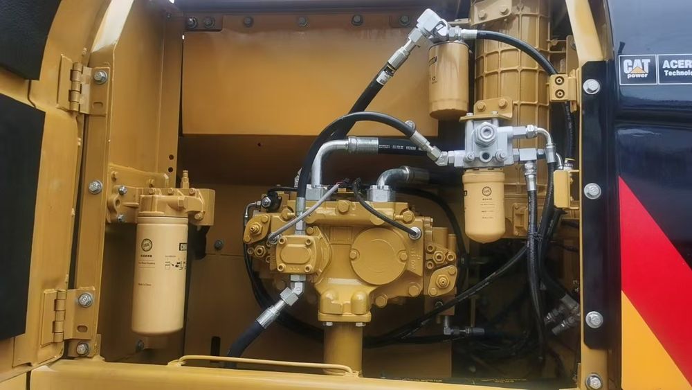 CAT 323D гусеничный