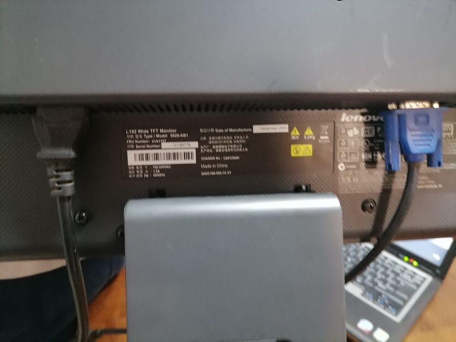 Монитор Lenovo 19 инча