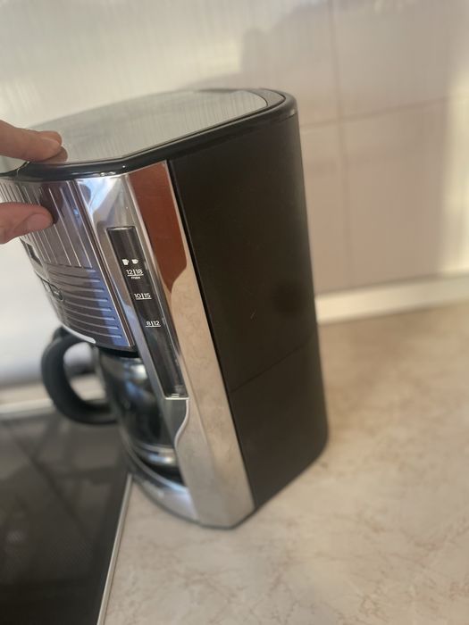 Vand cafetiera Russel Hobbs