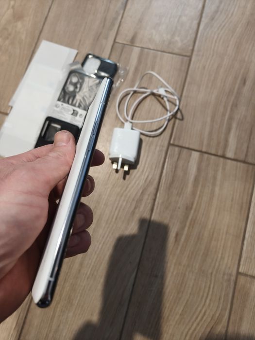 Продавам oppo find x5 256gb white