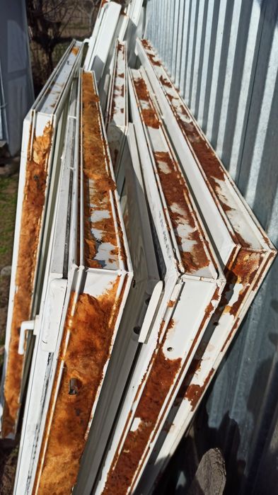 Vânzare Termopane 5 ferestre oscilo si 2 balcoane