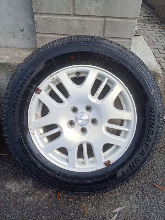 Резина зимняя на титановых дисках