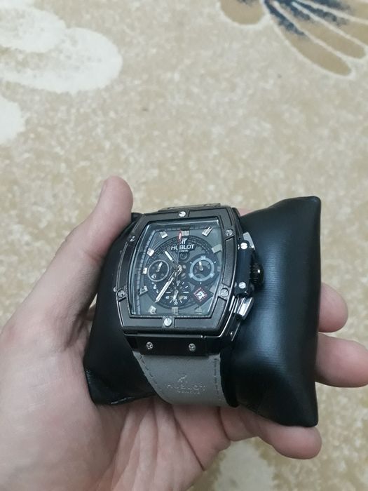 Часы наручные Hublot с хронографом