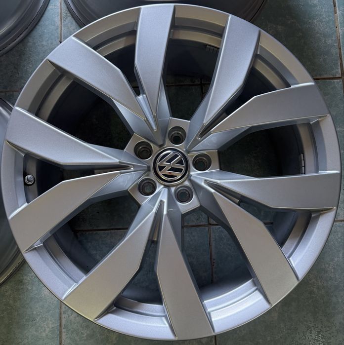 Jante aliaj R20 originale VW Touareg 3 CR ca noi cu senzori presiune