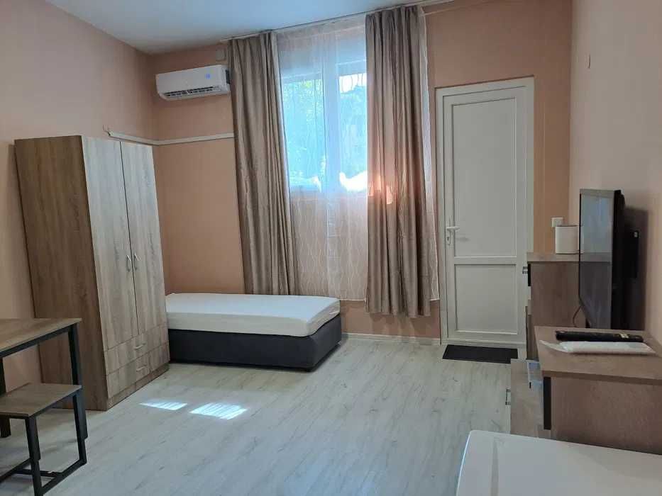 Дава се под наем Едностаен апартамент в София, Център - 30 кв.м за 408 € - Снимка #1