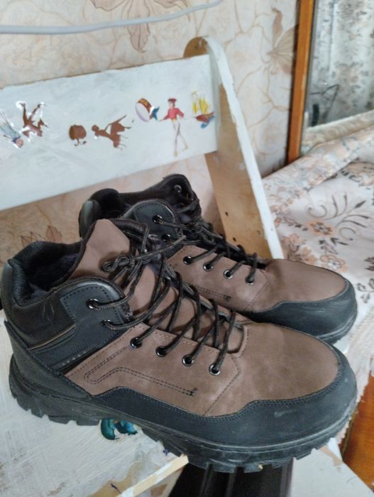 Кроссовки зимние