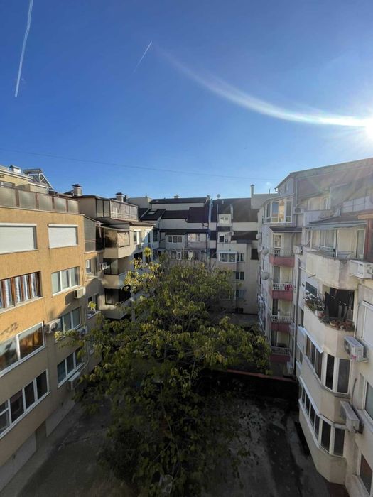 Продава се Тристаен апартамент в Варна, Окръжна болница - 105 кв.м за 1896 €/кв.м - Снимка #13