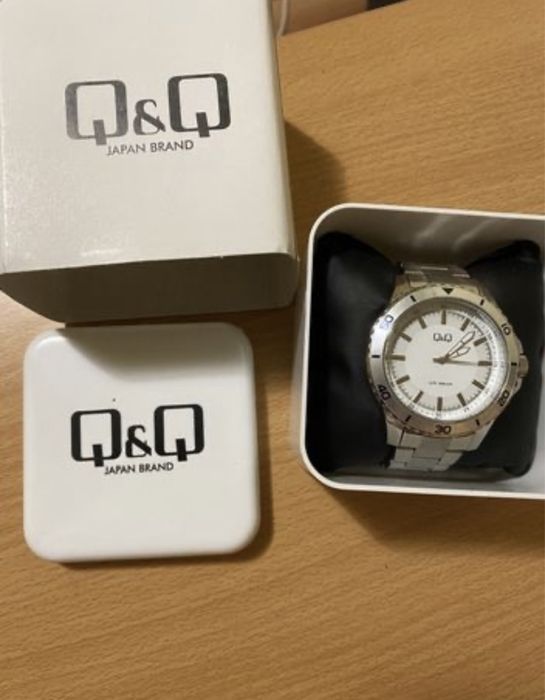 Vand / Schimb , ceas Q&Q ,cumparat din mall , din Istambul..