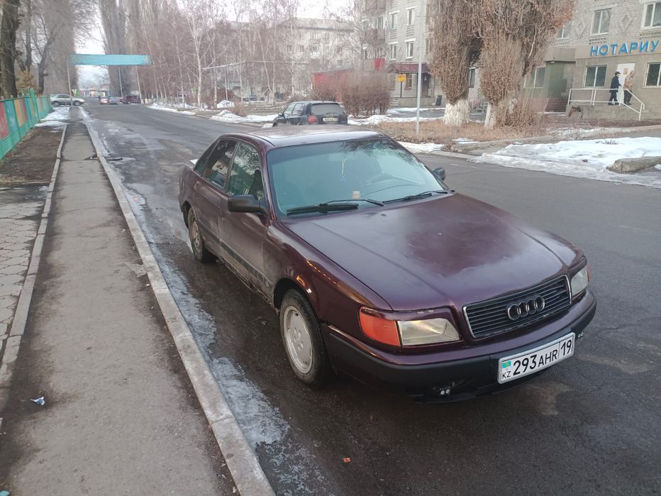 Ауди 100 срочна 700000
