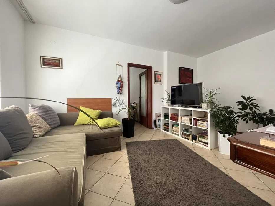 Дава се под наем Двустаен апартамент в София, Център - 65 кв.м за 350 € - Снимка #1