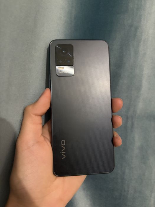 Телефон vivo v21e