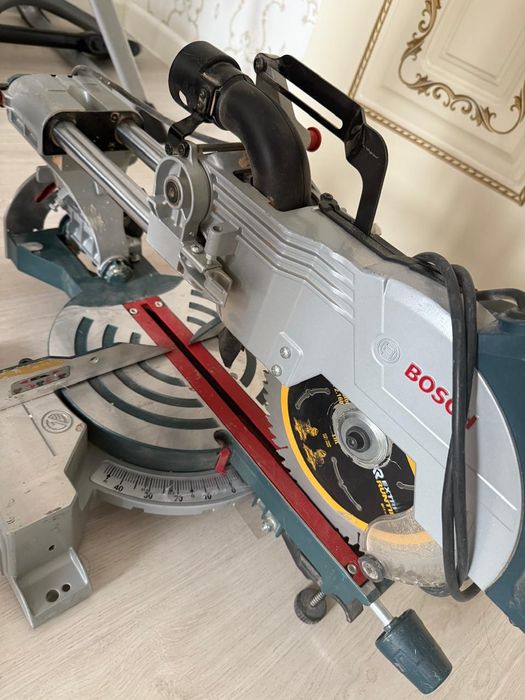 Углорез пила Bosch