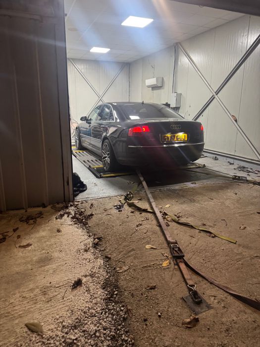 Ауди А8 3Д на части