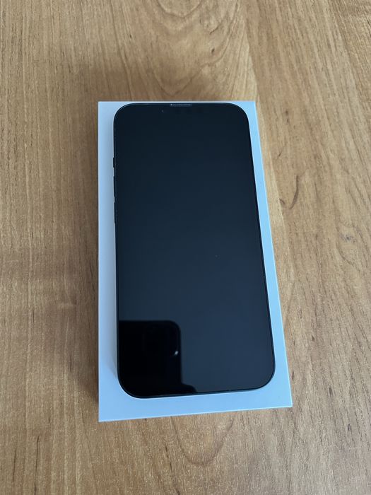 Apple iPhone 13 128GB Midnight - МНОГО ЗАПАЗЕН!