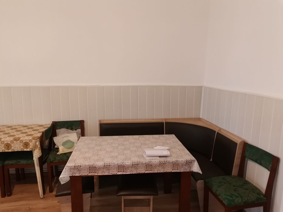 Închiriez apartament la casa str. 9 Mai