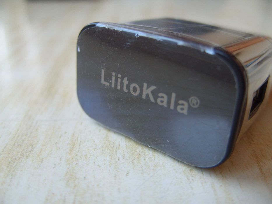 USB зарядно LiitoKala 5V/2A. За смартфон, таблет, часовник, фотоапарат