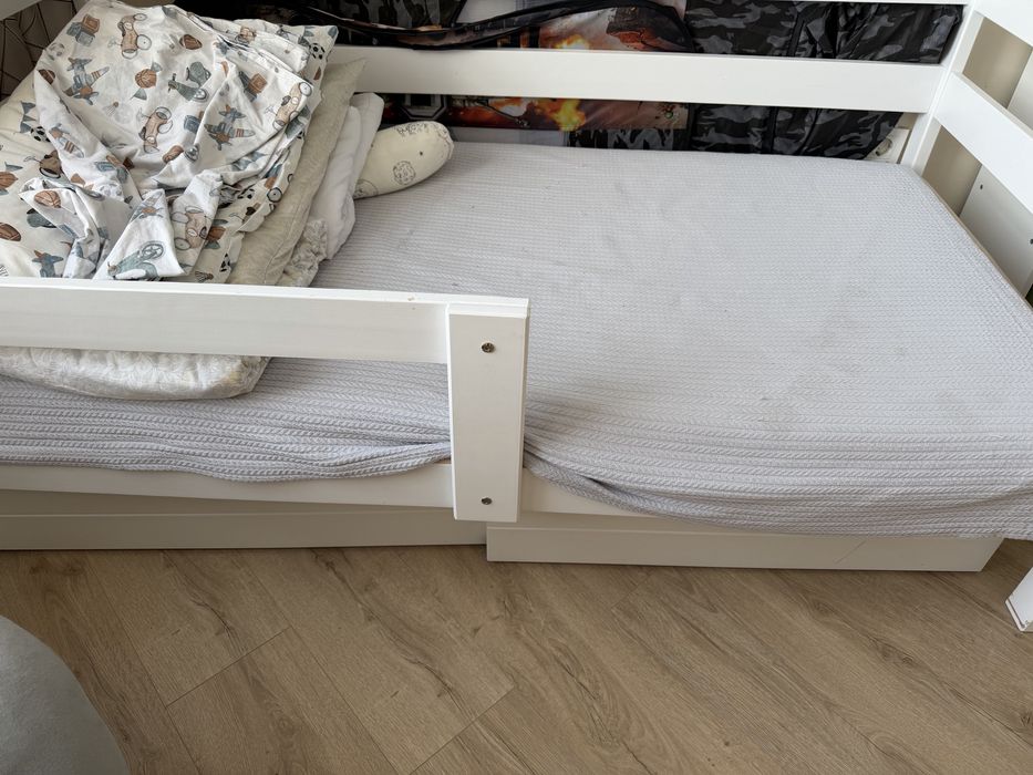 детская кровать 160*80 с матрасом