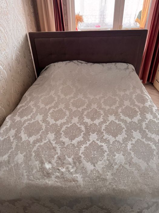 Продам двуспальную кровать