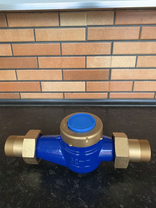 Suv uchochik har xil razmerda