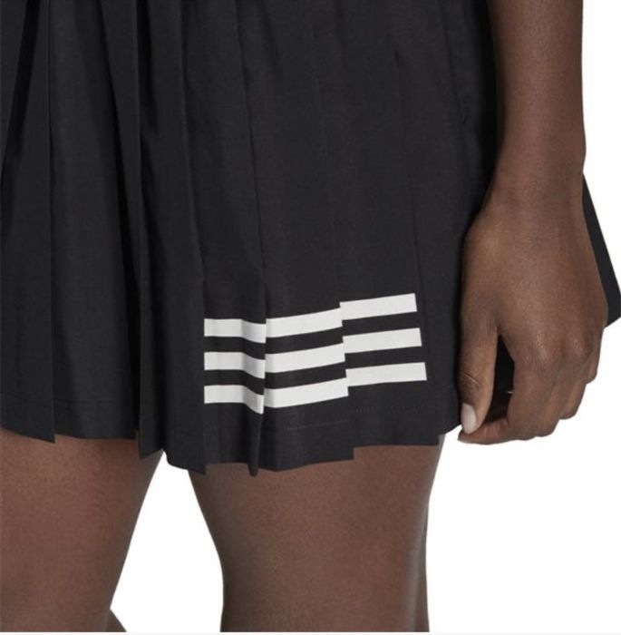 Пола Adidas, нова