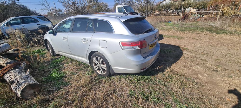 Toyota Avensis, на части.