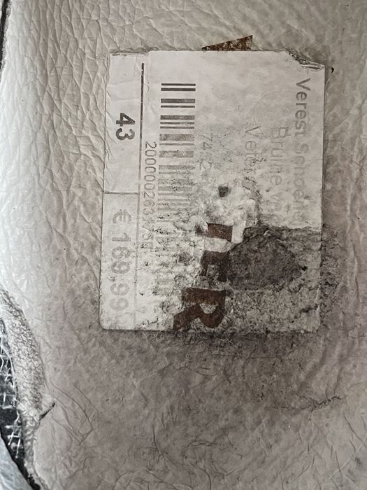 Номер 43, 100% естествена кожа