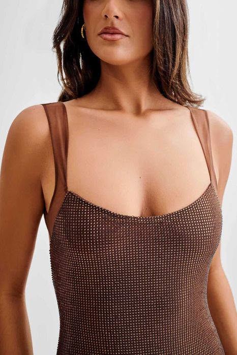 Дамска макси рокля в шоколадов цвят от марката Meshki