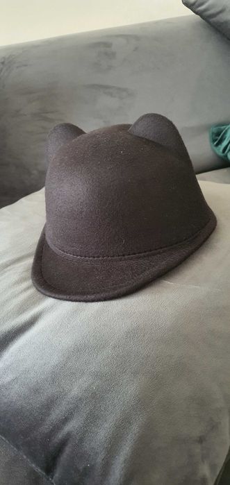 Шапка за момиче с котешки уши