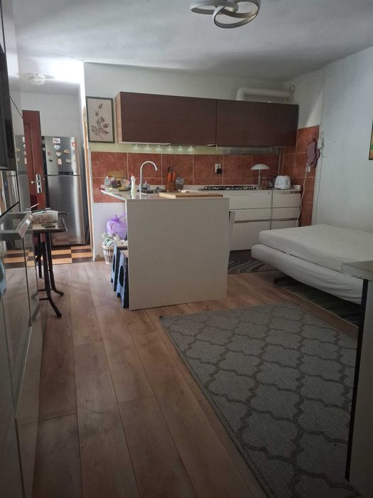 Vand casa frumoasa 5 camere cu gospodarie completa  teren 1800 m ,in Carna  Jud.Dolj