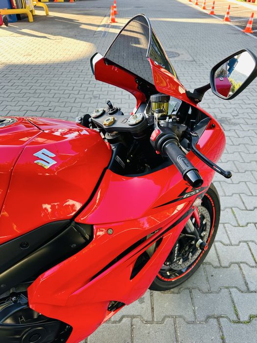 Se vinde Suzuki GSX-R 1000 , pentru pretențioși.