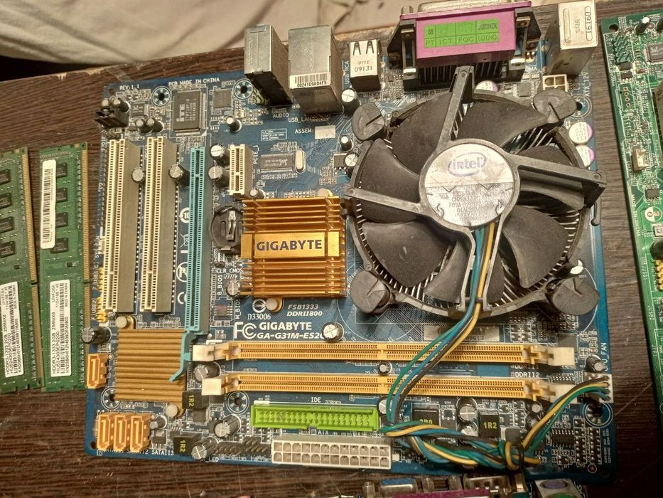 материнская плато от ПК