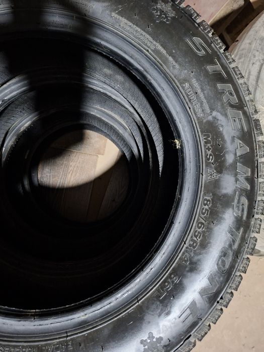 Продам зимний балоны R14