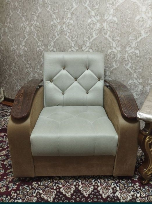 Диван кресло и письменный стол