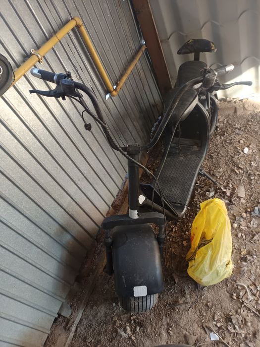 Vând scuter electric pentru piese