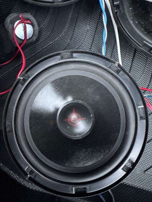 Калонка усилитл  сотилади