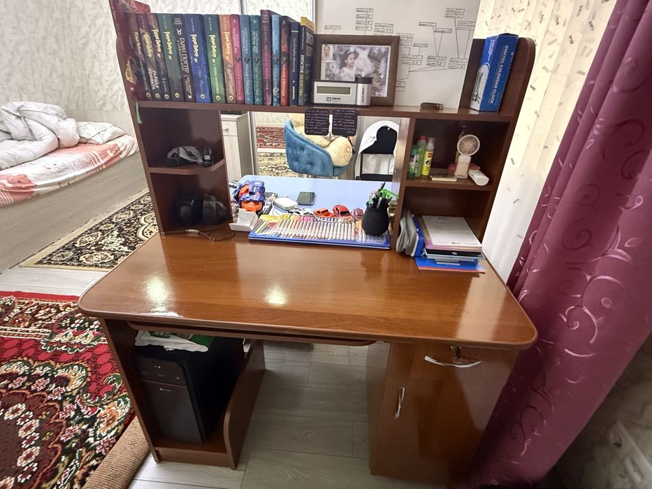 Продаеться детская домашняя мебель в отличном состоянии.