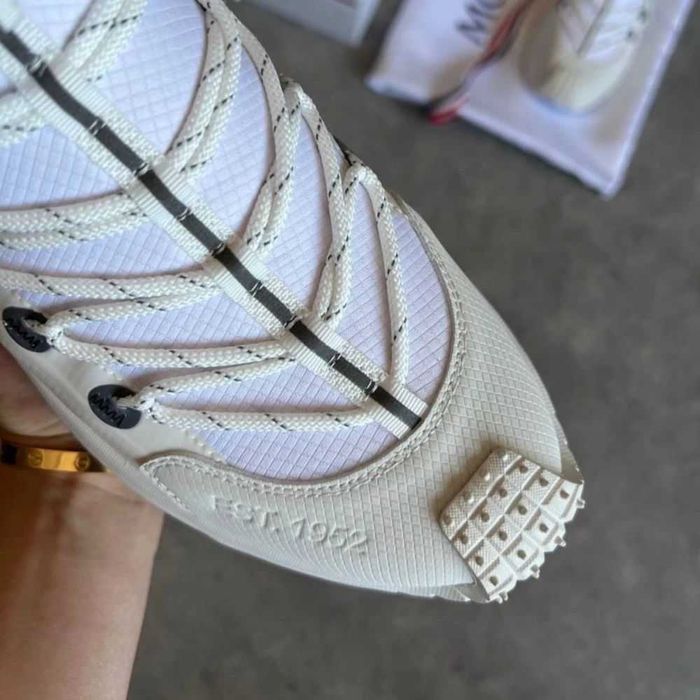 Moncler Trailgrip - White