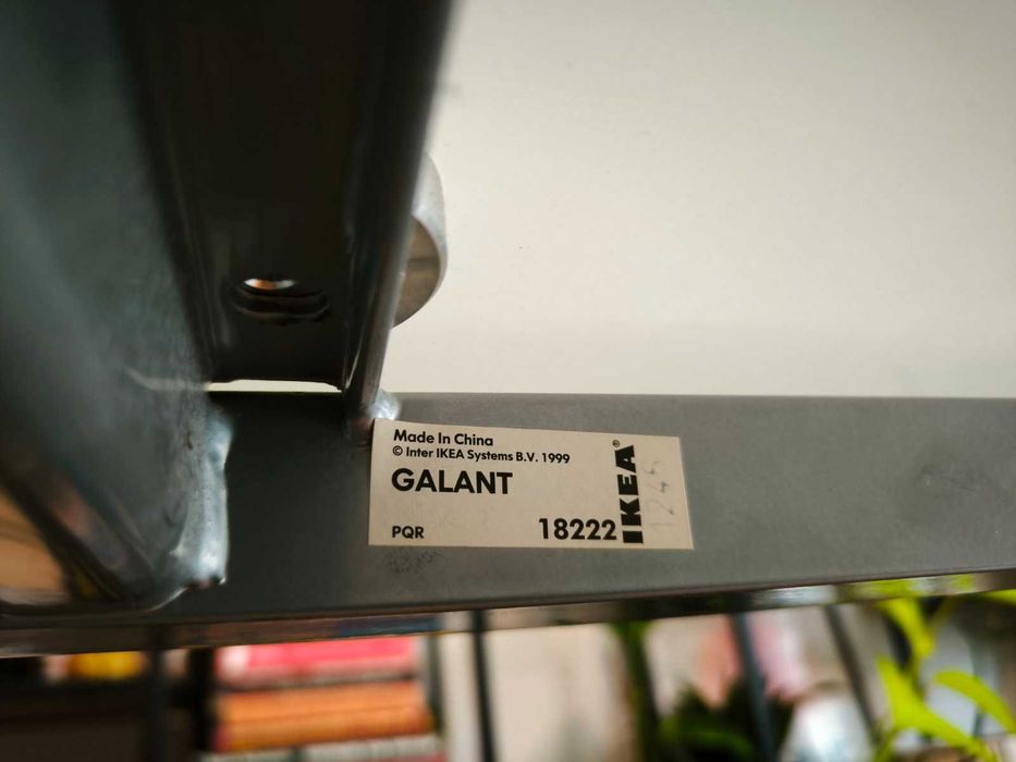 Бюро със стъклен плот GALANT