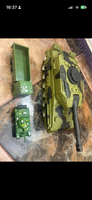 Jucarii de mai multe feluri plusuri si masini