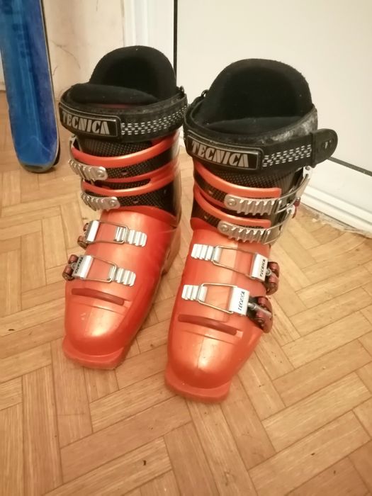 Продавам ски ATOMIC, ELAN и ски обувки SALOMON FISCHER TECNICA 50лв/бр