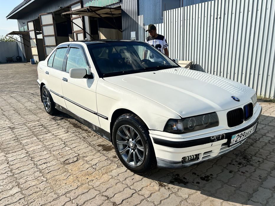 Продается машина БМВ е-36