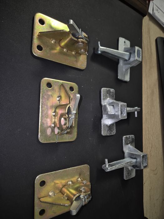 Fluturi,blocatiori cu pana,cleme fixare cofraj